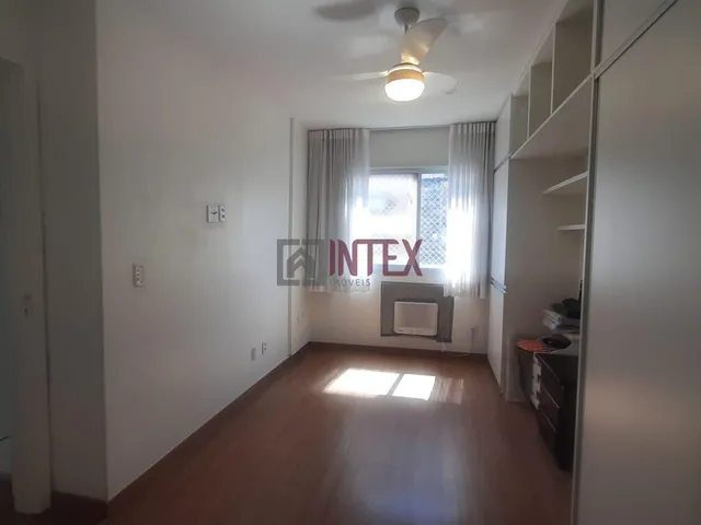 Imagem 4: Apartamento de 80M2 com 2 Quartos e Varanda em Icaraí, Niterói - Condomínio com Piscina e Academia
