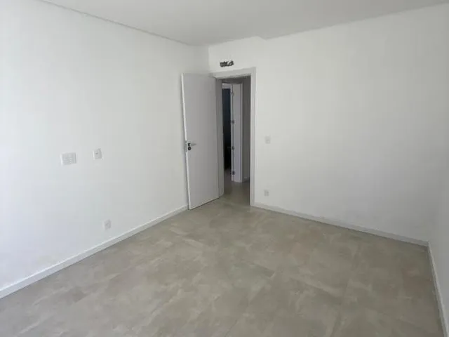 Imagem 5: Apartamento Térreo para Locação Anual no Centro de Balneário Camboriú - 2