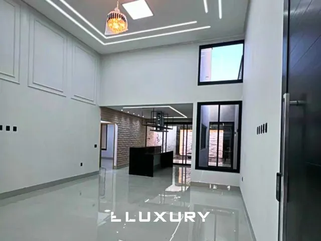 Imagem 9: Casa térrea de alto padrão com piscina e escritório no Residencial Havaí