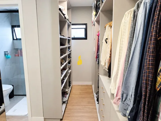 Imagem 16: Casa de Alto Padrão com 4 Suítes, Piscina de Borda Infinita e Mobiliada no Bairro dos Estados