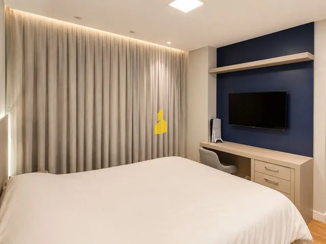 Imagem 14: Casa de Alto Padrão com 4 Suítes, Piscina de Borda Infinita e Mobiliada no Bairro dos Estados