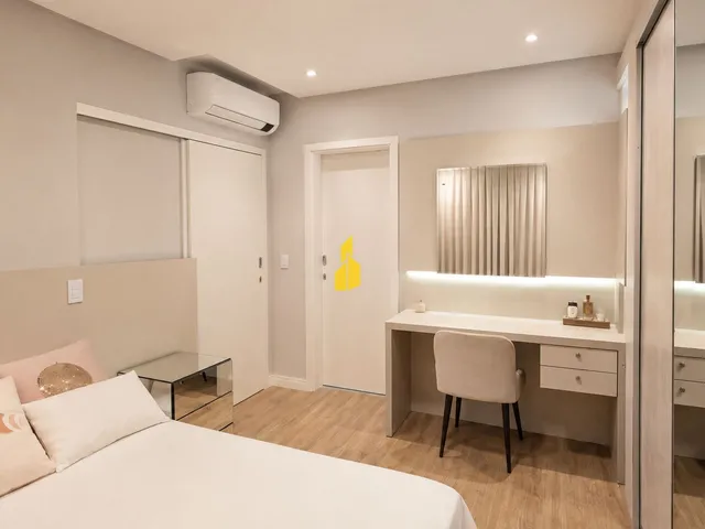 Imagem 15: Casa de Alto Padrão com 4 Suítes, Piscina de Borda Infinita e Mobiliada no Bairro dos Estados