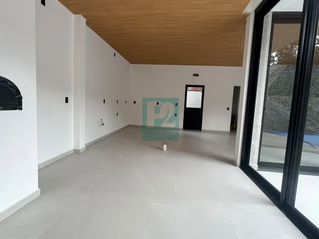 Imagem 8: Casa com Piscina no Mariscal - Sofisticação e contato com a Natureza em Bombinhas/SC
