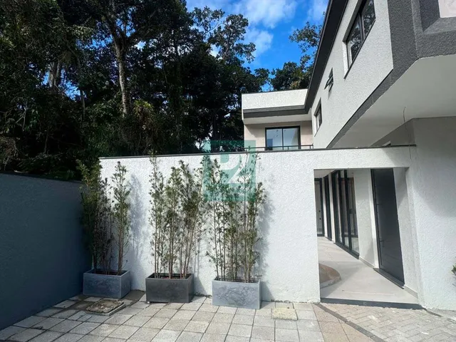 Imagem 9: Casa com Piscina no Mariscal - Sofisticação e contato com a Natureza em Bombinhas/SC