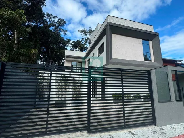 Imagem 6: Casa com Piscina no Mariscal - Sofisticação e contato com a Natureza em Bombinhas/SC
