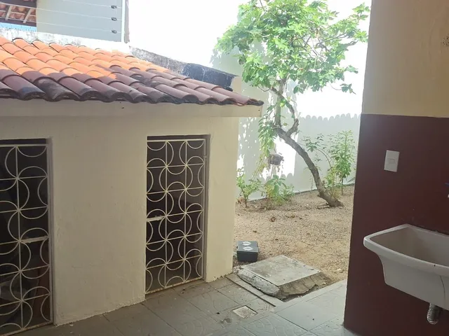 Imagem 8: CASA 03 QUARTOS Casa com 3 dormitórios