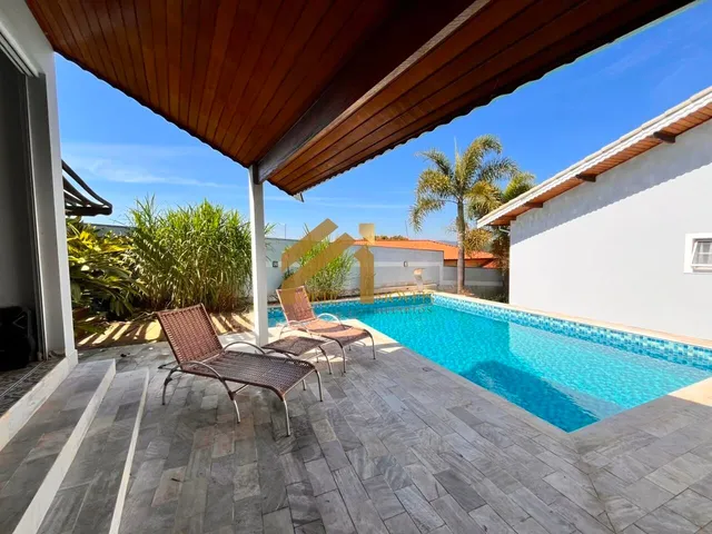 Imagem: Casa de Alto Padrão com 4 Dormitórios