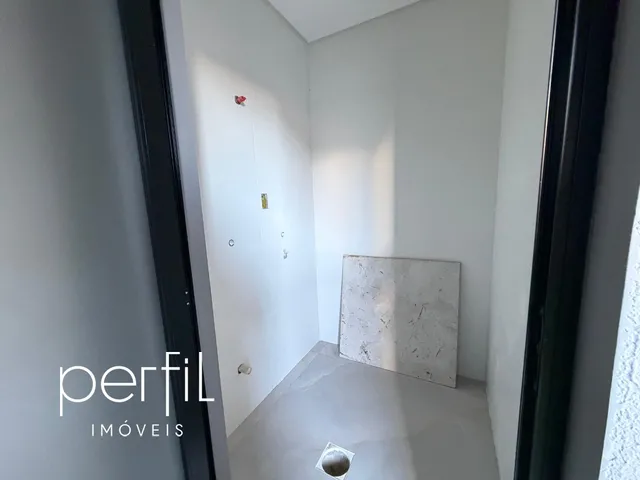 Imagem 12: Casa à venda em Joinville-SC, Atiradores: 3 suítes, 4 banheiros, 2 vagas de garagem