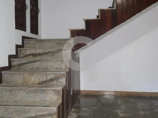 Imagem 8: Casa Triplex na Boca do Rio com 350m², 5 Quartos e 2 Suítes com Hidromassagem
