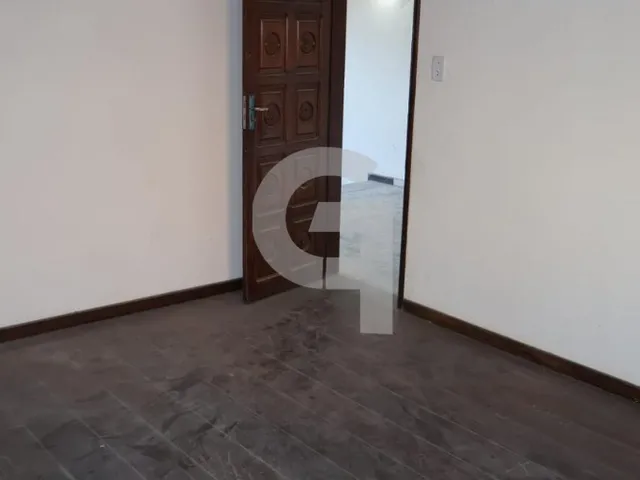Imagem 10: Casa Triplex na Boca do Rio com 350m², 5 Quartos e 2 Suítes com Hidromassagem
