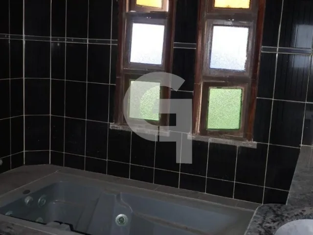 Imagem 14: Casa Triplex na Boca do Rio com 350m², 5 Quartos e 2 Suítes com Hidromassagem