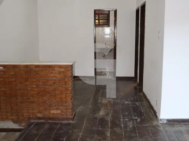 Imagem 6: Casa Triplex na Boca do Rio com 350m², 5 Quartos e 2 Suítes com Hidromassagem
