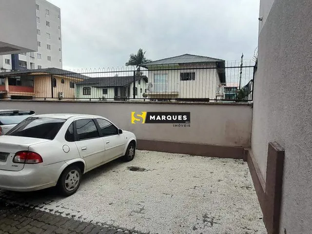 Imagem 10: Sala / Iririú Sala comercial com 3 banheiros