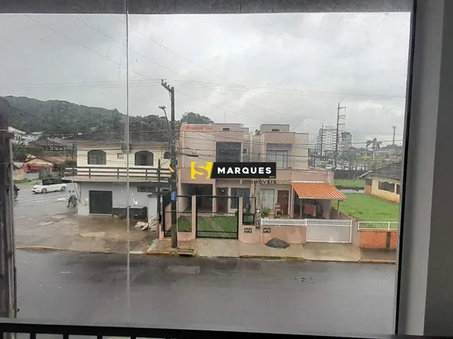 Imagem 6: Sala / Iririú Sala comercial com 3 banheiros
