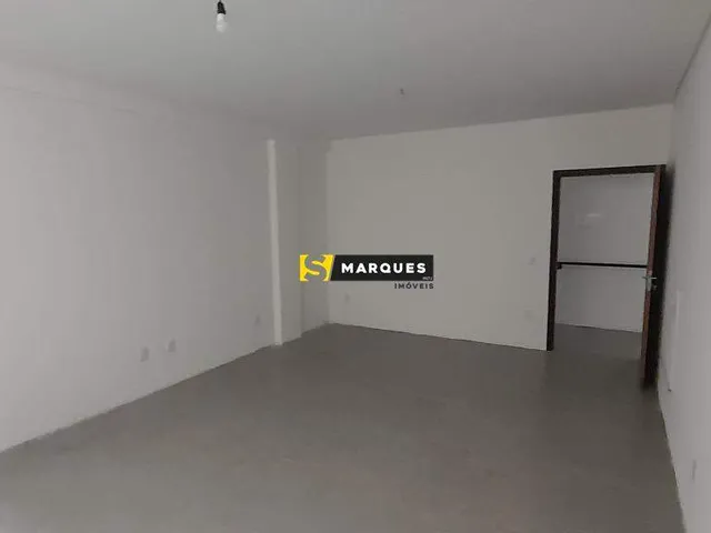 Imagem 4: Sala / Iririú Sala comercial com 3 banheiros