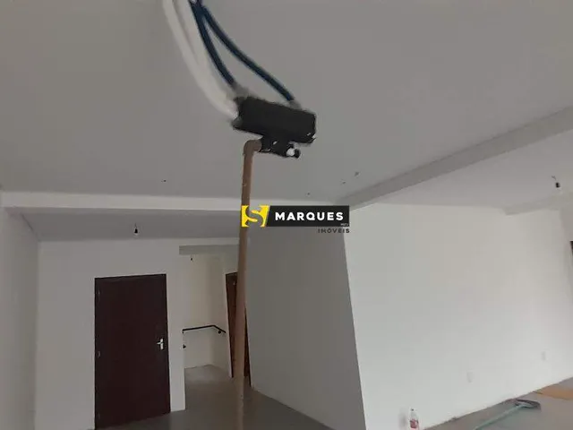 Imagem 3: Sala / Iririú Sala comercial com 3 banheiros