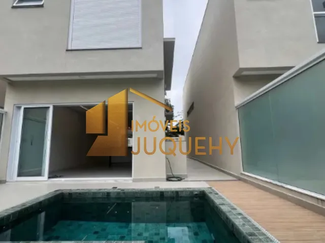 Imagem: Casa com Piscina em Residencial Tranquilo