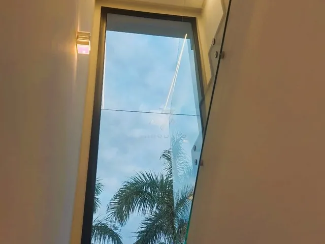 Imagem 8: Sofisticação e Conforto: Sobrado no Residencial Lago Azul