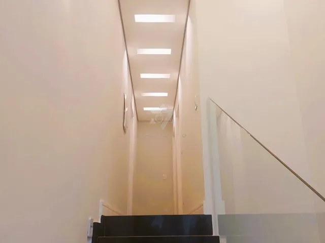Imagem 3: Sofisticação e Conforto: Sobrado no Residencial Lago Azul