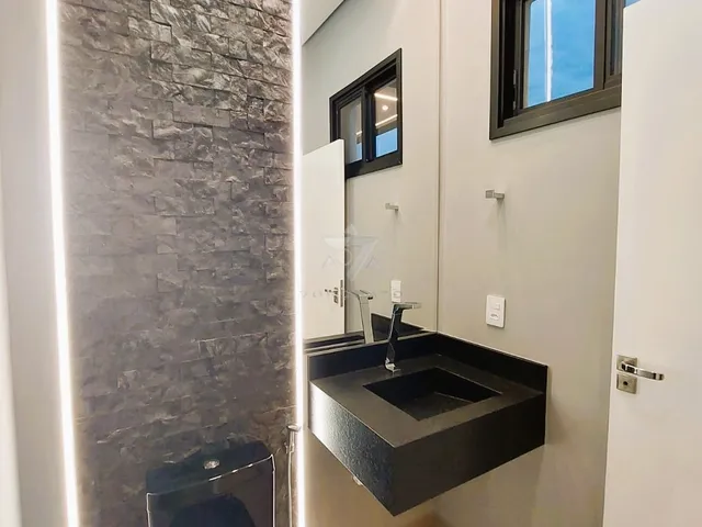 Imagem 11: Sofisticação e Conforto: Sobrado no Residencial Lago Azul