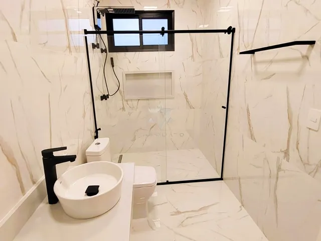 Imagem 13: Sofisticação e Conforto: Sobrado no Residencial Lago Azul