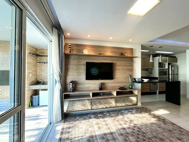 Imagem 15: Alugo apartamento 03 quartos, ampla varanda, 02 garagens, à 300m da Praia do Campeche em