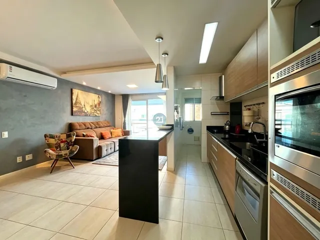 Imagem 11: Alugo apartamento 03 quartos, ampla varanda, 02 garagens, à 300m da Praia do Campeche em