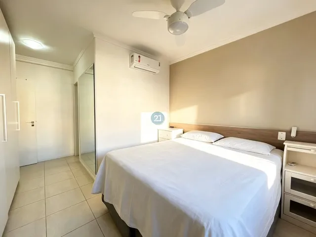 Imagem 16: Alugo apartamento 03 quartos, ampla varanda, 02 garagens, à 300m da Praia do Campeche em