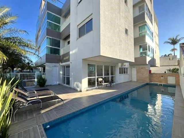 Imagem 8: Alugo apartamento 03 quartos, ampla varanda, 02 garagens, à 300m da Praia do Campeche em