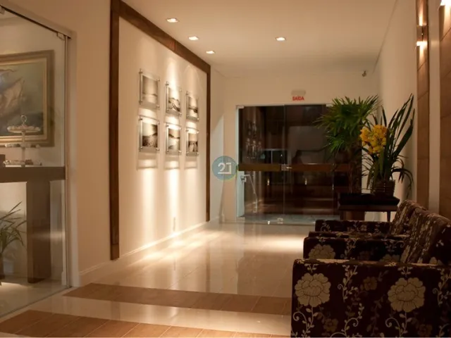 Imagem 4: Alugo apartamento 03 quartos, ampla varanda, 02 garagens, à 300m da Praia do Campeche em