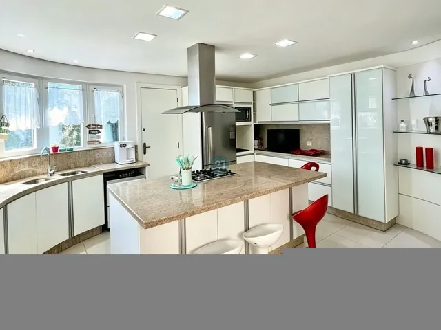 Imagem 9: Alugo casa alto padrão, com 06 quartos, 840m², piscina, ampla área gourmet no bairro