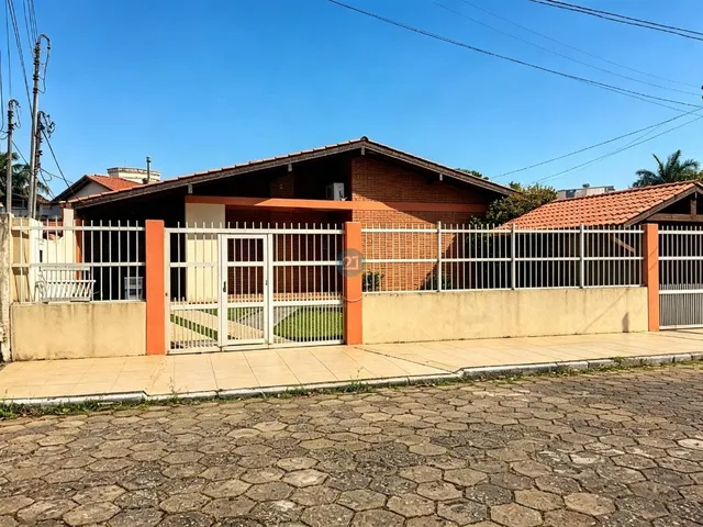 Imagem 9: Alugo casa de praia, mobiliada, com 03 quartos, amplo quintal, 175m², e a 200m da praia