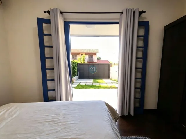 Imagem 2: Alugo ampla casa 03 quartos, com suíte master e piscina a poucos passos da praia do Novo