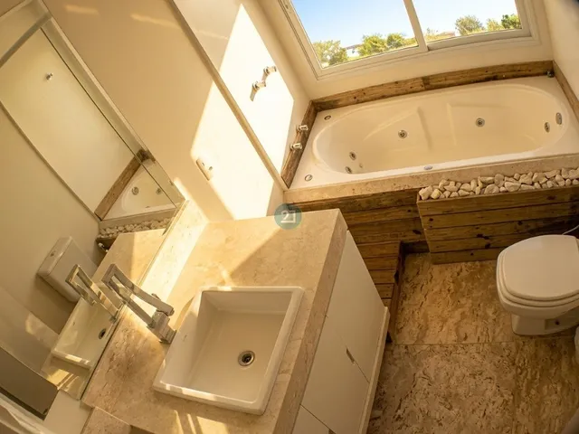 Imagem 2: Alugo cobertura com vista para o mar, 03 quartos e ambientes amplos, com 175m² no bairro