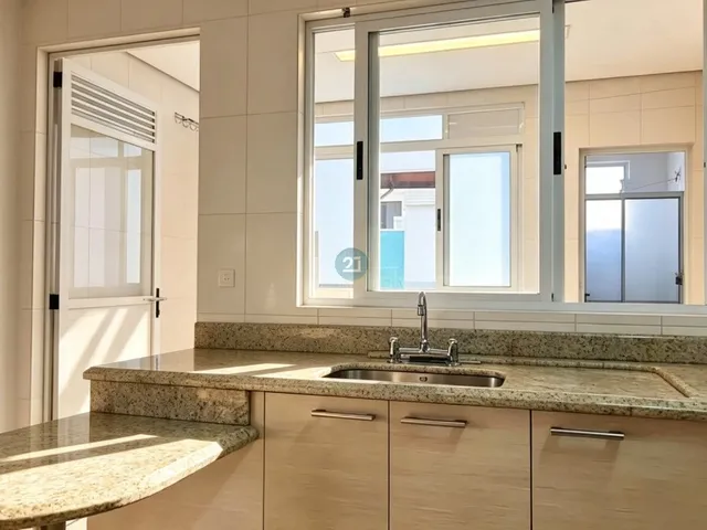 Imagem 4: Alugo cobertura com 02 suítes, piscina privativa e vista para o mar, 307m² totais, no