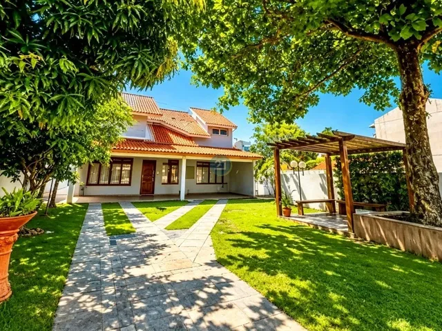 Imagem 3: Alugo casa com 5 quartos, lareira, amplo quintal com piscina, com 531m² totais no bairro