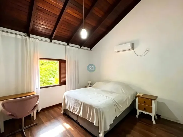 Imagem 11: Alugo casa com 5 quartos, lareira, amplo quintal com piscina, com 531m² totais no bairro