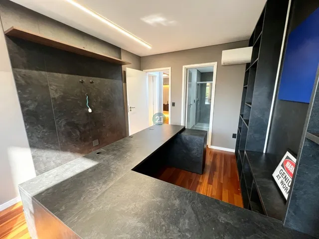 Imagem 5: Alugo casa Alto Padrão, com 4 suítes, quintal, 350m², 3 vagas em condomínio no bairro