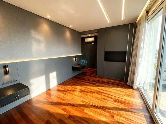 Imagem 16: Alugo casa Alto Padrão, com 4 suítes, quintal, 350m², 3 vagas em condomínio no bairro