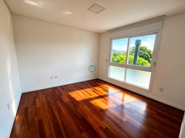 Imagem 15: Alugo casa Alto Padrão, com 4 suítes, quintal, 350m², 3 vagas em condomínio no bairro