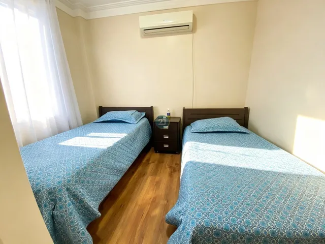 Imagem 3: Alugo amplo apartamento com vista para a Beira Mar Norte, 2 quartos, sacada, com 122m²