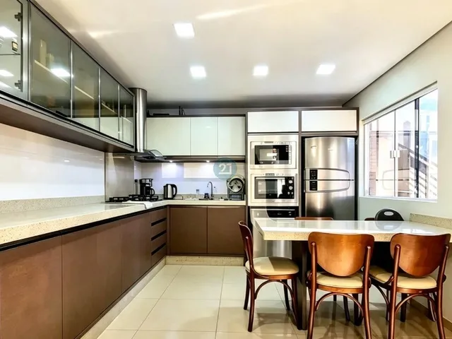 Imagem 3: Alugo ampla casa mobiliada com 04 quartos, piscina com 240m² no bairro Campeche