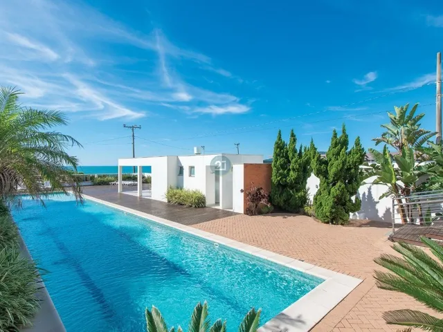 Imagem: Alugo apartamento frente mar, pé na areia