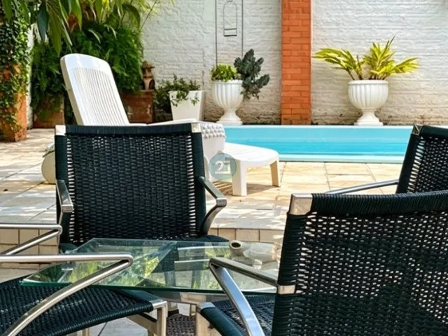 Imagem: Alugo excelente casa com 05 quartos, amplo