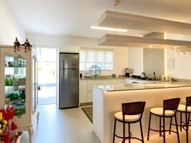 Imagem 3: Alugo excelente casa com 05 quartos, amplo quintal com piscina, mobiliada, 330 m² na