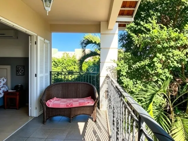 Imagem 9: Alugo excelente casa com 05 quartos, amplo quintal com piscina, mobiliada, 330 m² na