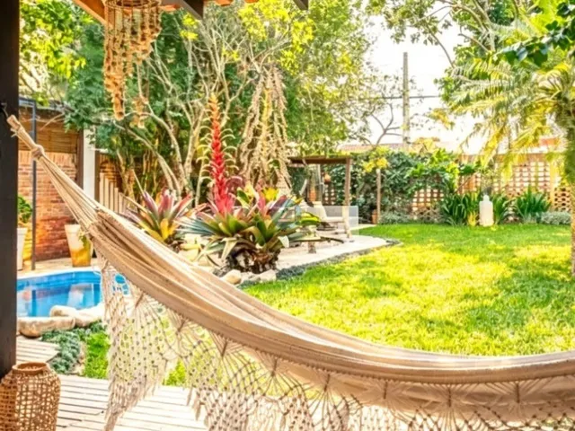 Imagem 4: Alugo ampla casa com 05 quartos, espaçoso quintal com piscina, com 390m² no bairro