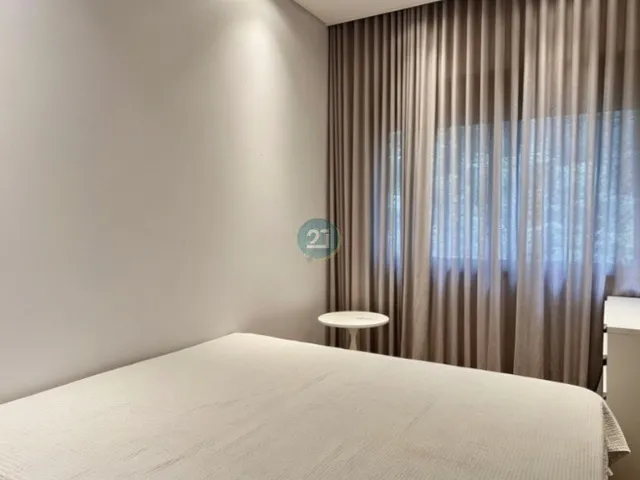 Imagem 6: Alugo apartamento mobiliado com 02 suítes, 110 m² privativo, 02 vagas de garagem, no
