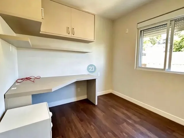 Imagem 15: Alugo Casa, com 4 suítes, 04 vagas de garagem, no Centro de Florianópolis, com varanda