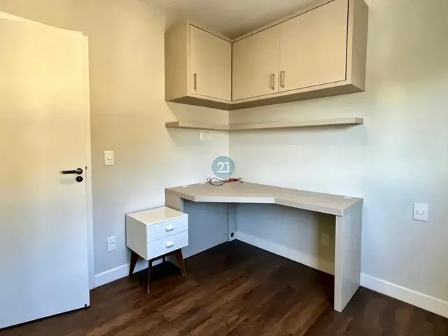Imagem 7: Alugo Casa, com 4 suítes, 04 vagas de garagem, no Centro de Florianópolis, com varanda